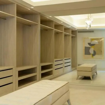 Paris 7 Bedroom In Holiday home *