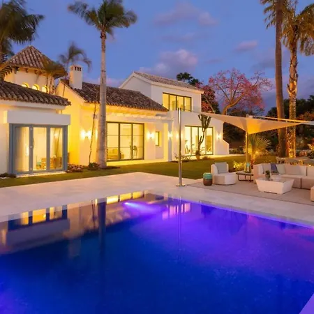 Paris 7 Bedroom In Holiday home Marbella